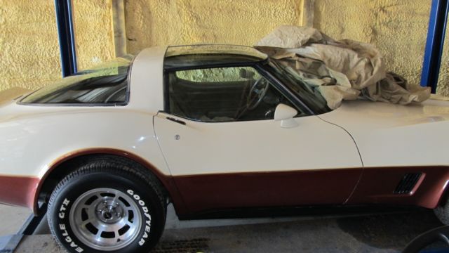 1981 tan Chevrolet Corvette Coupe