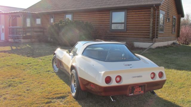 1981 tan Chevrolet Corvette Coupe