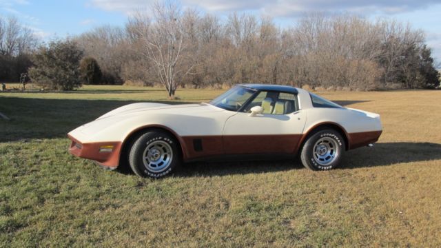 1981 tan Chevrolet Corvette Coupe