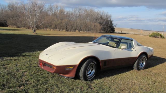 1981 tan Chevrolet Corvette Coupe