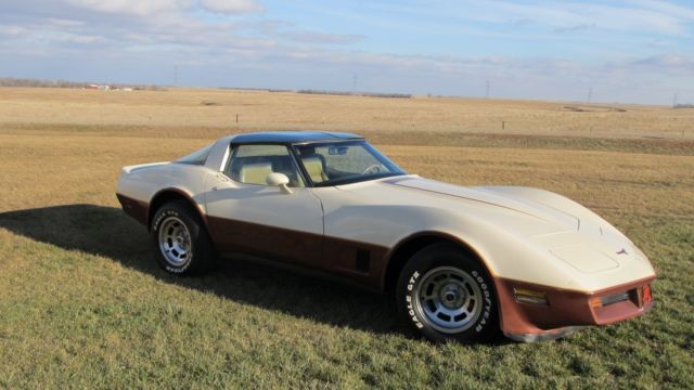 1981 tan Chevrolet Corvette Coupe