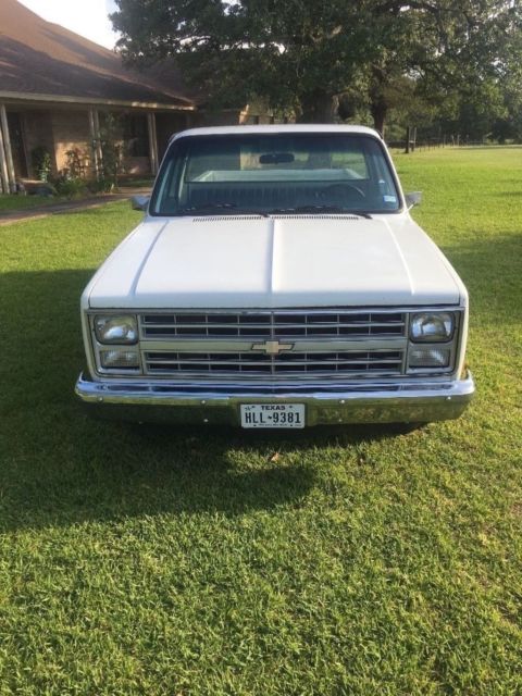 1986 White Chevrolet C-10 Standard Cab Pickup
