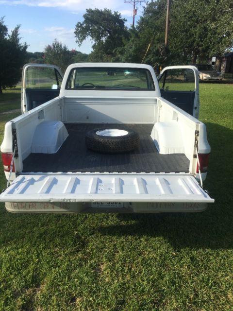 1986 White Chevrolet C-10 Standard Cab Pickup