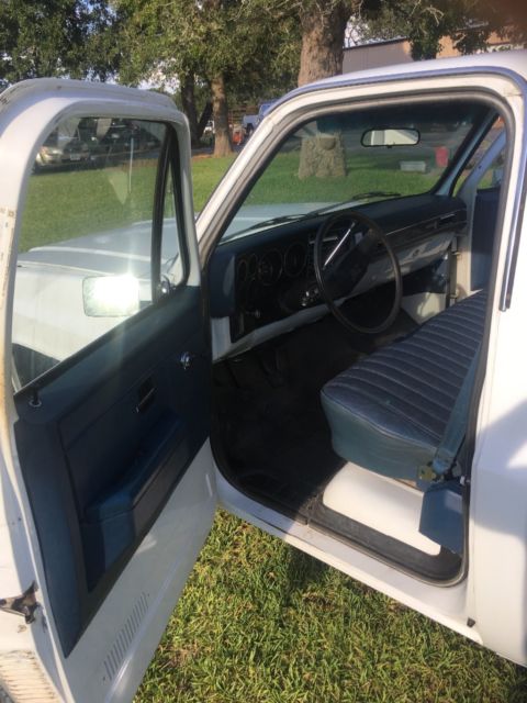 1986 White Chevrolet C-10 Standard Cab Pickup