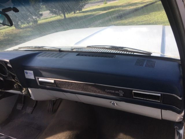 1986 White Chevrolet C-10 Standard Cab Pickup