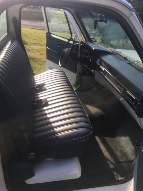 1986 White Chevrolet C-10 Standard Cab Pickup