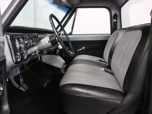 1972 Black Chevrolet C-10 Pickup (Truck)