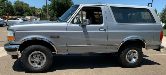 1994 Silver Ford Bronco SUV