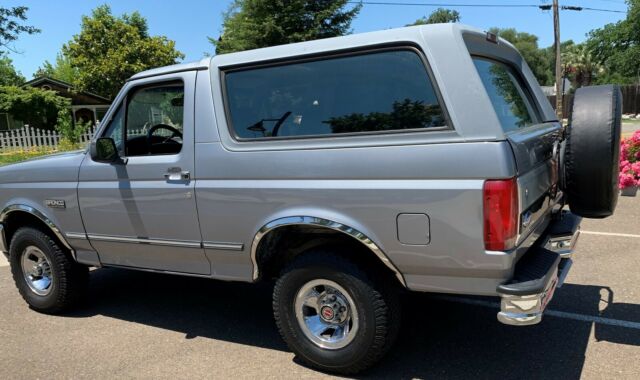 1994 Silver Ford Bronco SUV
