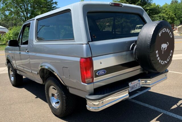 1994 Silver Ford Bronco SUV