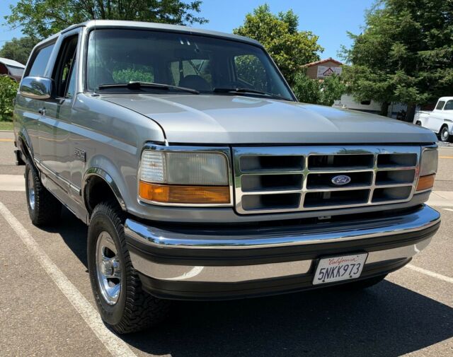 1994 Silver Ford Bronco SUV