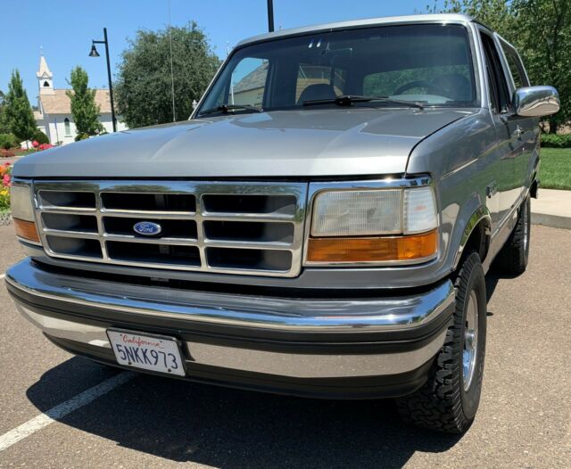 1994 Silver Ford Bronco SUV