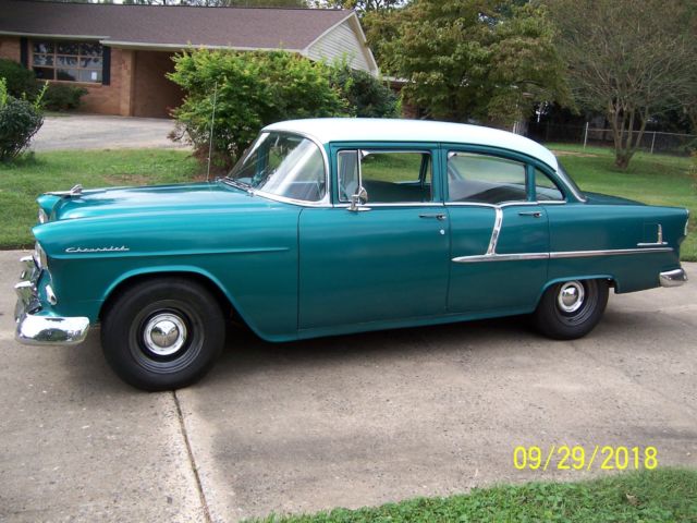 1955 Green Chevrolet Bel Air/150/210 Sedan