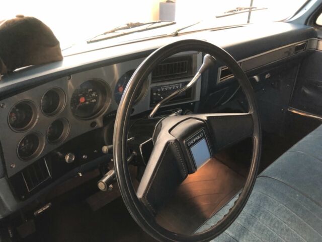 1986 Teal Chevrolet C-10 Extended Crew Cab Pickup