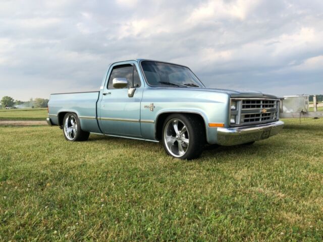 1986 Teal Chevrolet C-10 Extended Crew Cab Pickup