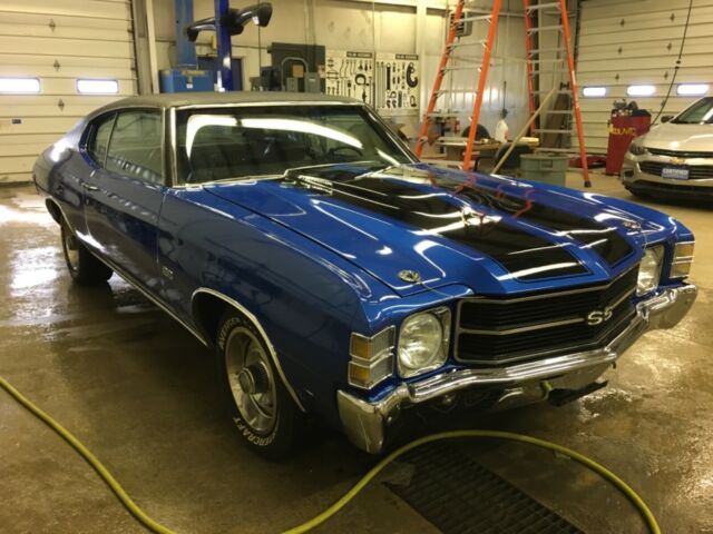1972 Blue Chevrolet Chevelle Coupe