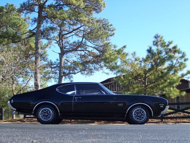1969 Black Oldsmobile 442 Coupe