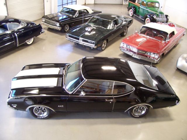 1969 Black Oldsmobile 442 Coupe