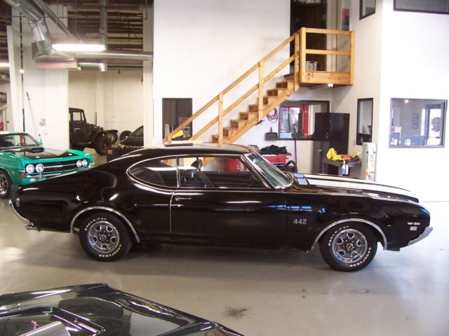 1969 Black Oldsmobile 442 Coupe