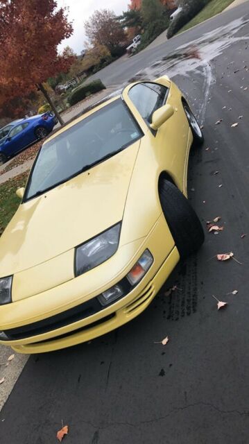 1990 Yellow Nissan 300ZX Hatchback