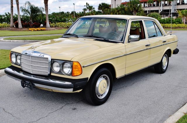 1978 Yellow Mercedes-Benz 200-Series