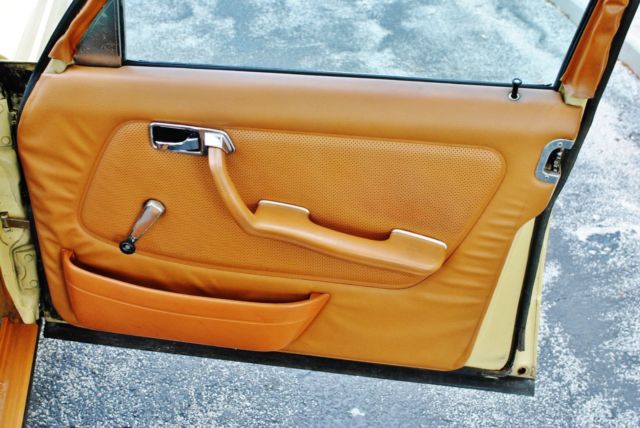 1978 Yellow Mercedes-Benz 200-Series
