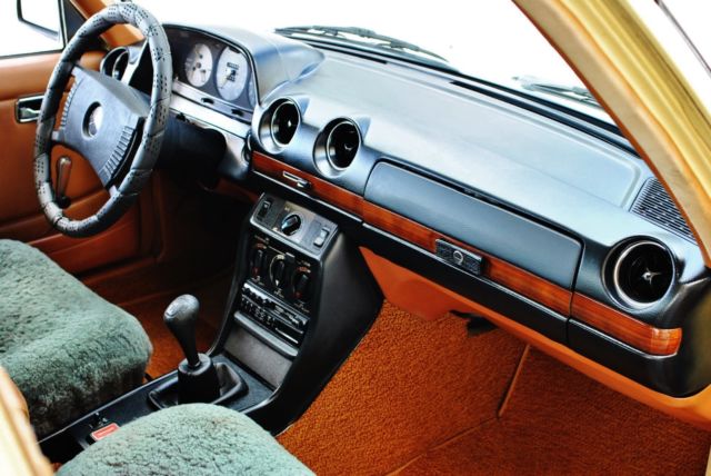 1978 Yellow Mercedes-Benz 200-Series