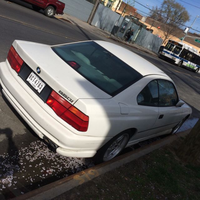 1992 White BMW 8-Series Coupe