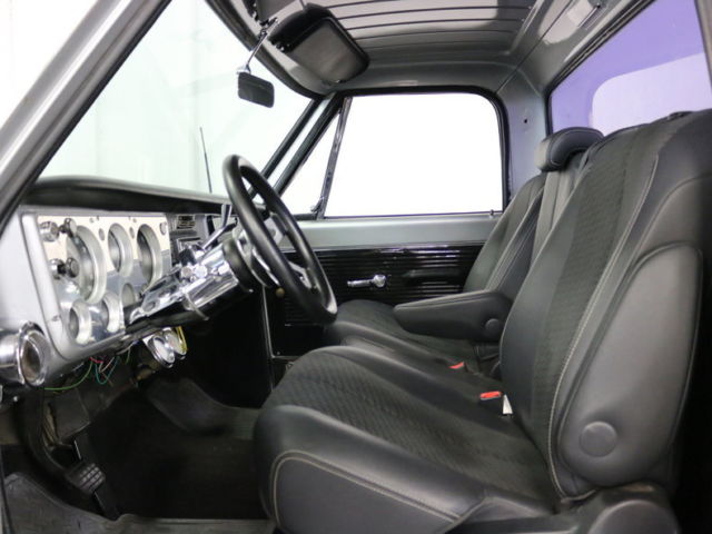 1967 Silver Chevrolet C-10 Pickup (Truck)
