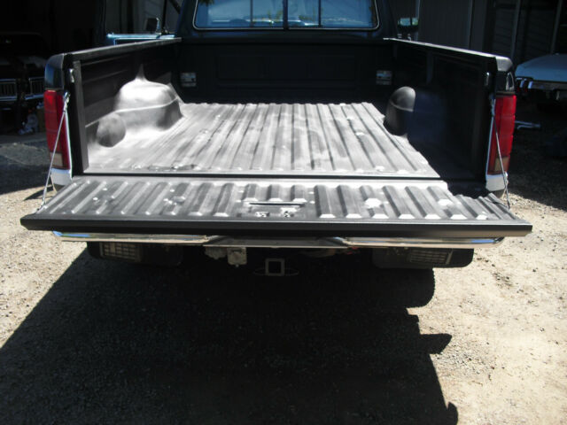 1983 Blue/White Ford F-250 Standard Cab Pickup