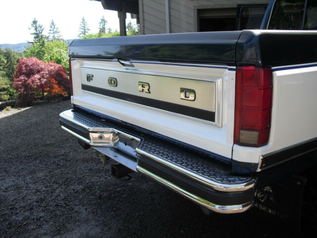 1983 Blue/White Ford F-250 Standard Cab Pickup