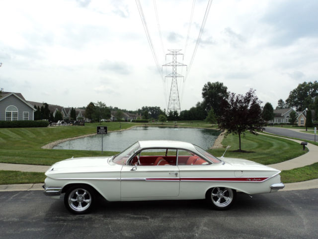 1961 White Chevrolet Impala Bubble Top