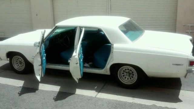 19670000 white Chevrolet Chevelle musle car