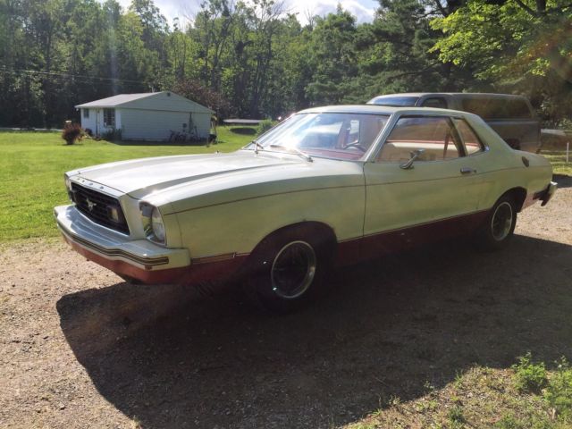 1977 Ford Mustang