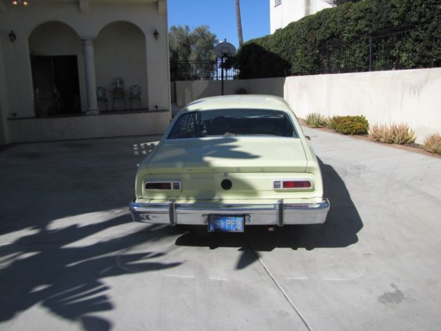 1976 Yellow Ford Maverick 4 DOOR SEDAN