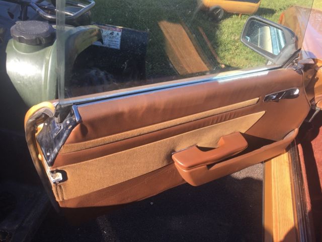 1977 Gold Mercedes-Benz SL-Class Coupe