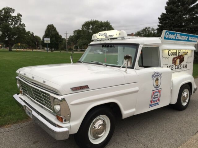 1967 White Ford F-250