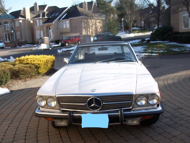 1973 White Mercedes-Benz 400-Series Convertible