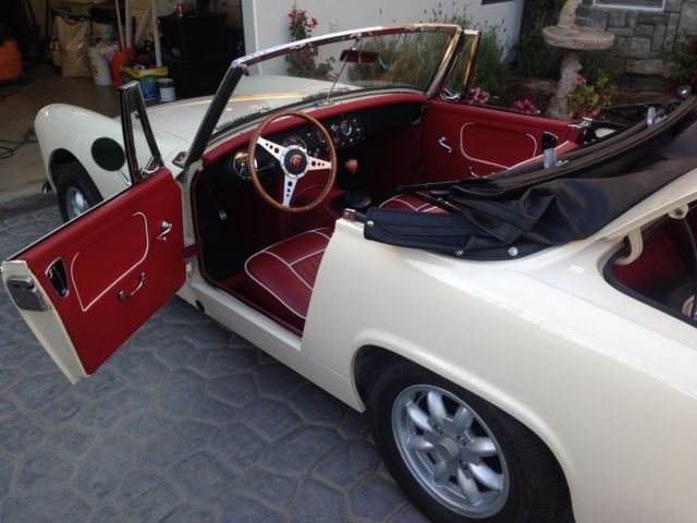 1967 english White Austin Healey Sprite Convertible