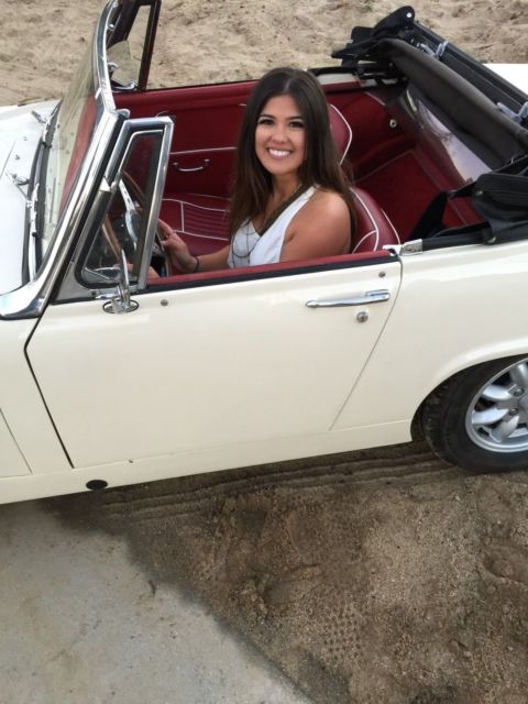 1967 english White Austin Healey Sprite Convertible