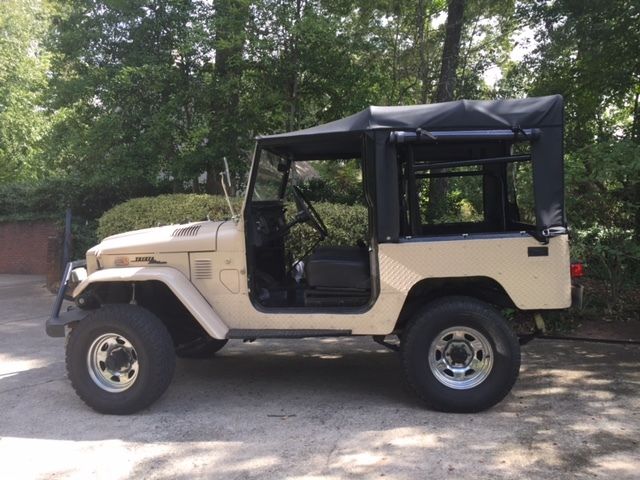 1972 Tan Toyota FJ Cruiser