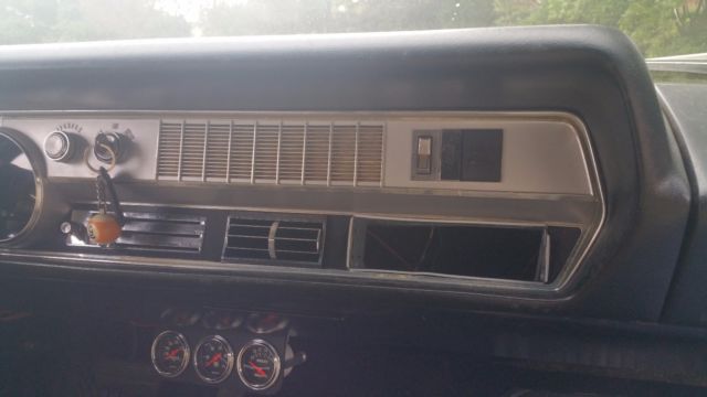 1967 Yellow & Wood Grain Oldsmobile Vista Cruiser Station Wagon