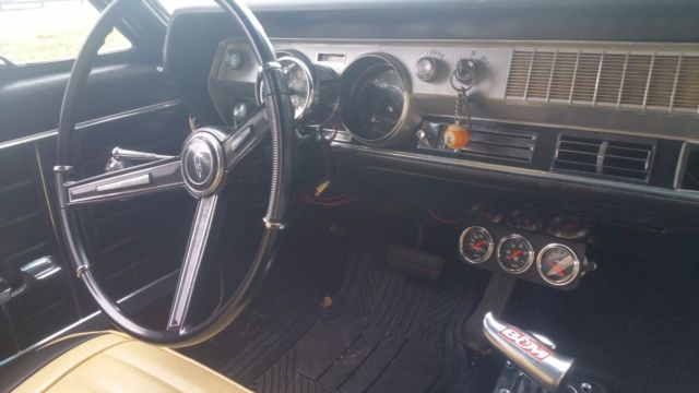 1967 Yellow & Wood Grain Oldsmobile Vista Cruiser Station Wagon