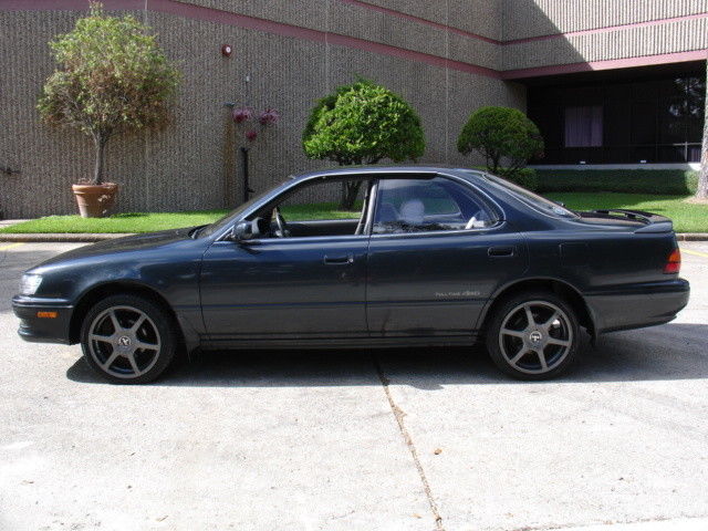 1992 Green Toyota VISTA AWD Sedan