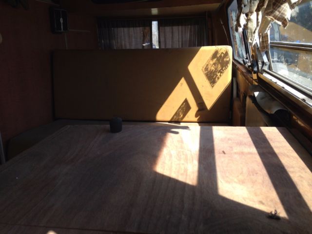 1971 Orange Volkswagen Bus/Vanagon