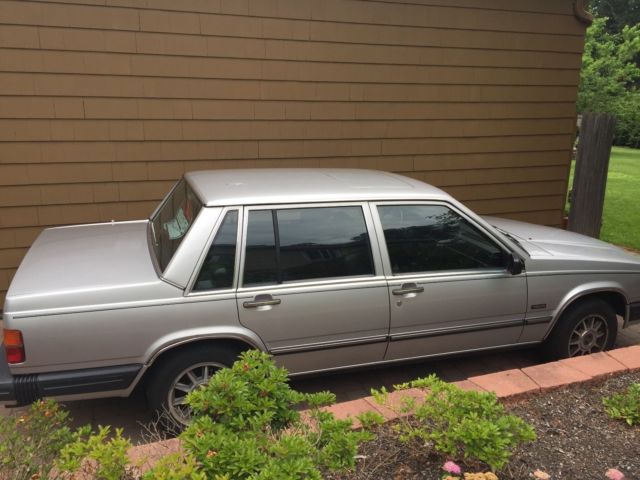1984 Gray Volvo 760GLE Sedan