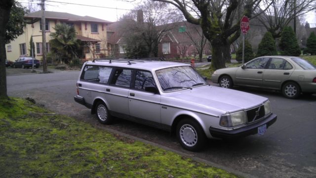 1986 Silver Volvo 245 Wagon