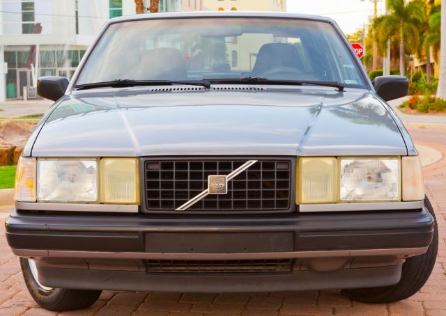 1994 Gray Volvo 940 Sedan