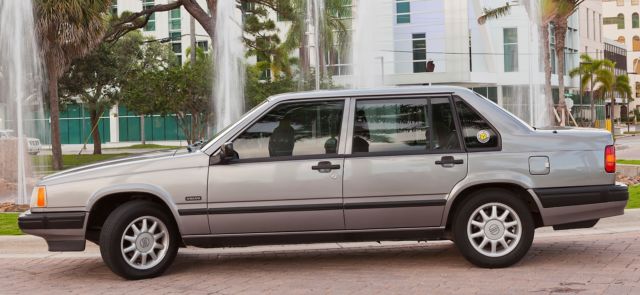 1994 Gray Volvo 940 Sedan