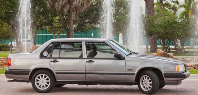 1994 Gray Volvo 940 Sedan